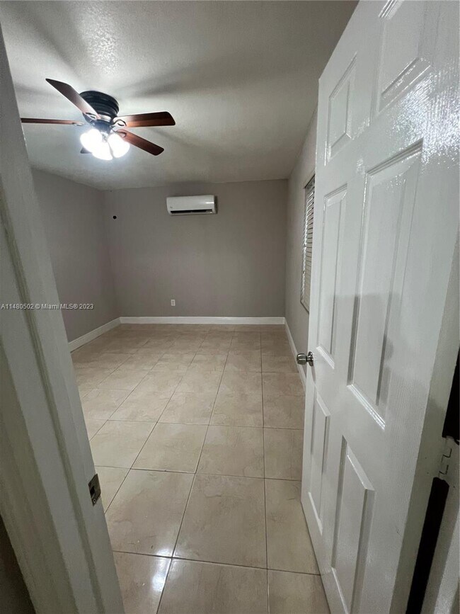 Building Photo - 2951 NW 14th St