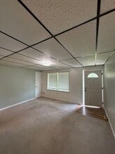 Building Photo - 910 Adelina Rd