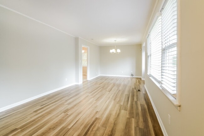 Building Photo - 108 Von Dale Dr