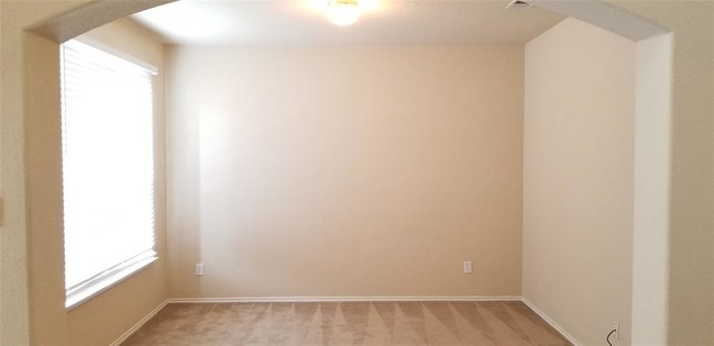 Building Photo - 7720 Labrador Dr