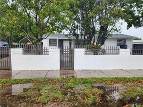 Building Photo - 20201 SW 117th Ct