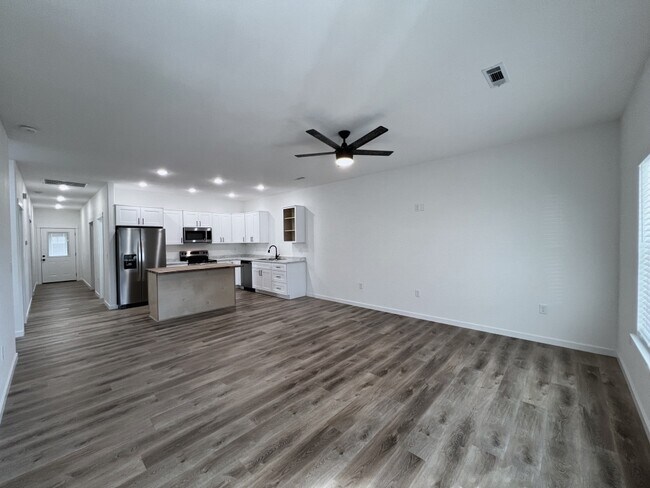 Foto del edificio - 345 S Johnson St