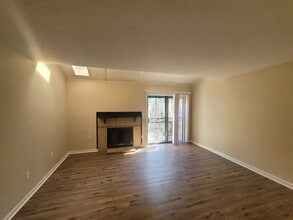 Building Photo - 154 N Auburndale St