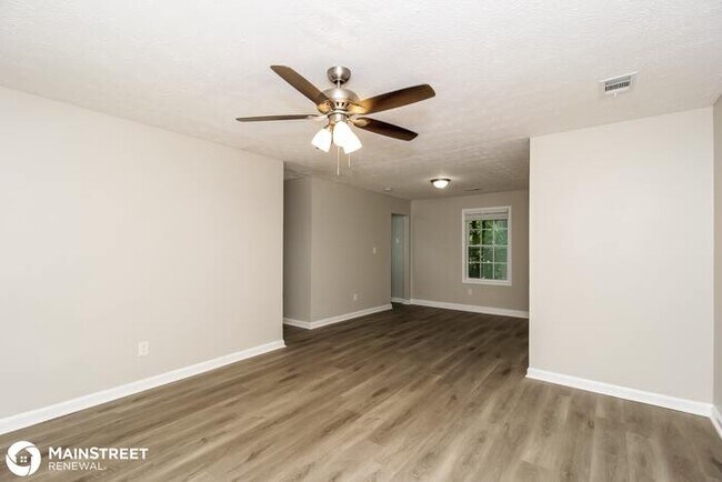 Foto del edificio - 8772 Parliament Pl, Jonesboro, GA 30238