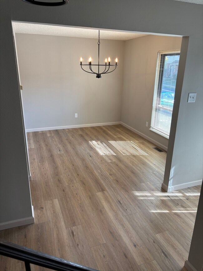Foto del edificio - 2356 Hidden Meadow Ln