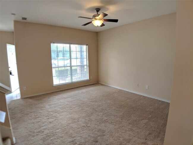 Foto del edificio - 8541 Hawthorne St