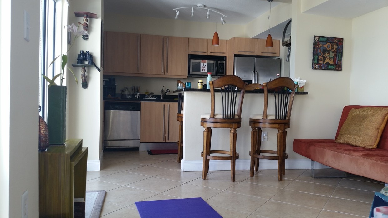 Photo - 7600 Collins Ave (Miami, FL)