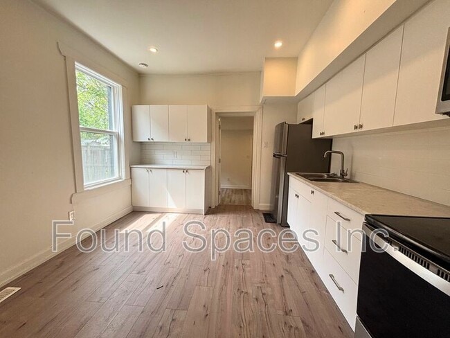Building Photo - 26 Cayuga St