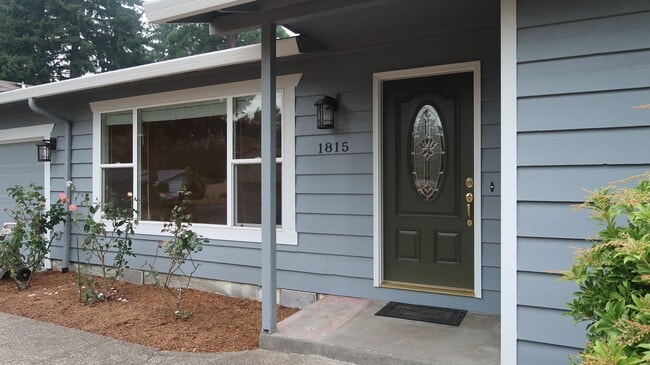 Building Photo - Perfect 4 Bed 2 Bath w/ Finished Basement ...