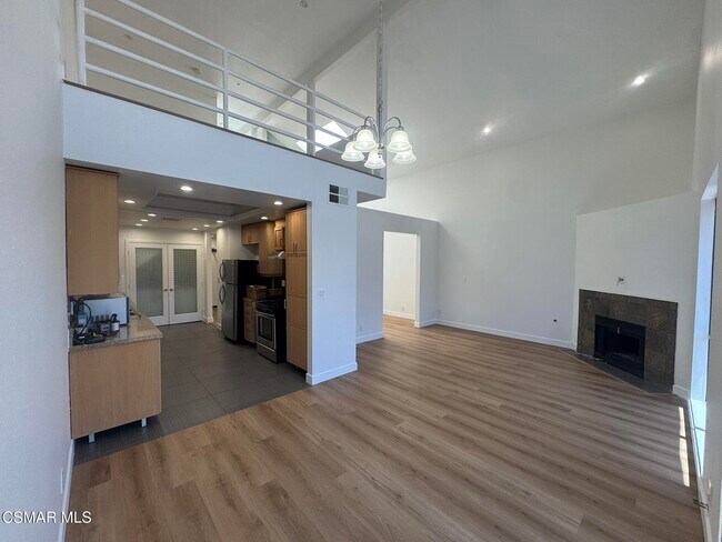 Foto del edificio - 13331 Moorpark St