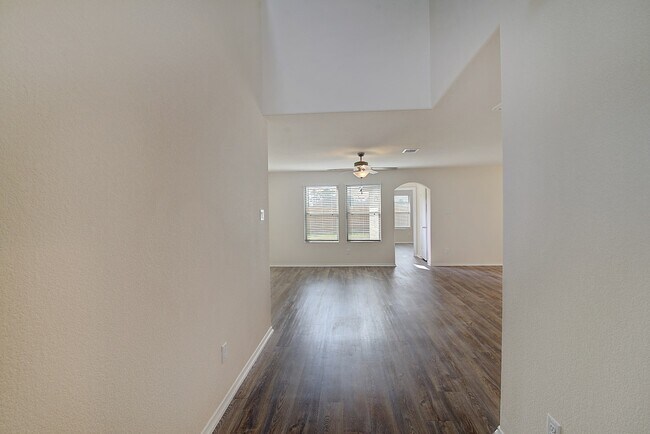 Foto del edificio - 14429 Conifer Dr