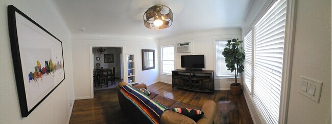 Foto del edificio - 118 Callaghan Ave