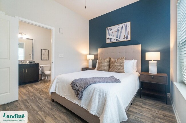 Building Photo - 655 W Mallard Creek Church Rd