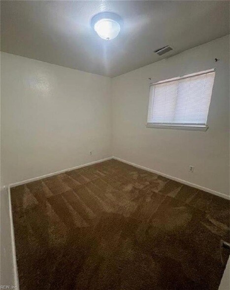 Foto del edificio - 3409 Raintree Rd