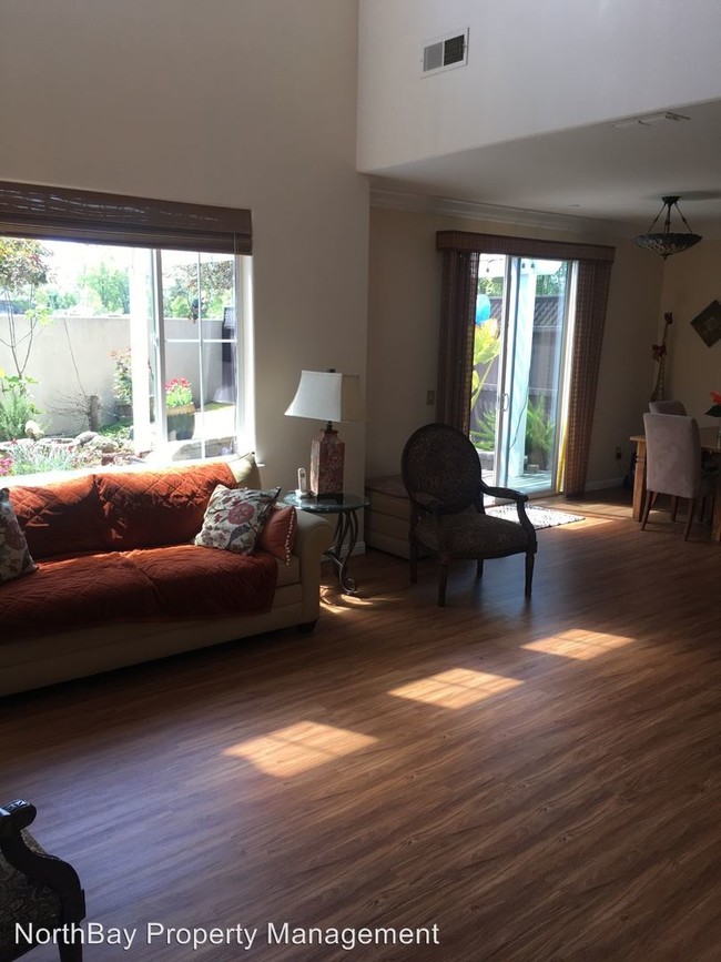 Building Photo - 2 br, 2.5 bath House - 2858 Pearblossom Dr