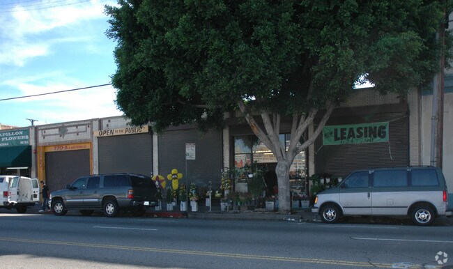 Building Photo - 760 S San Pedro St