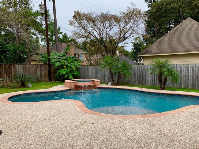 Foto del edificio - 403 Brenda Ln