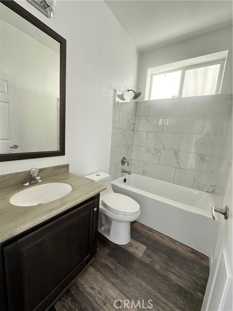 Foto del edificio - 1225 Oceanside Blvd