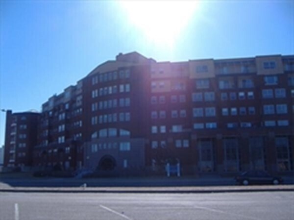 Building Photo - 9 Park Ave