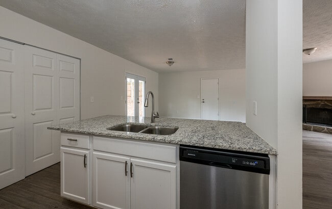 Building Photo - 9250 Woodgreen Way