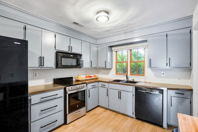 Building Photo - 753 Lake Frances Drive, Charleston, SC 294...