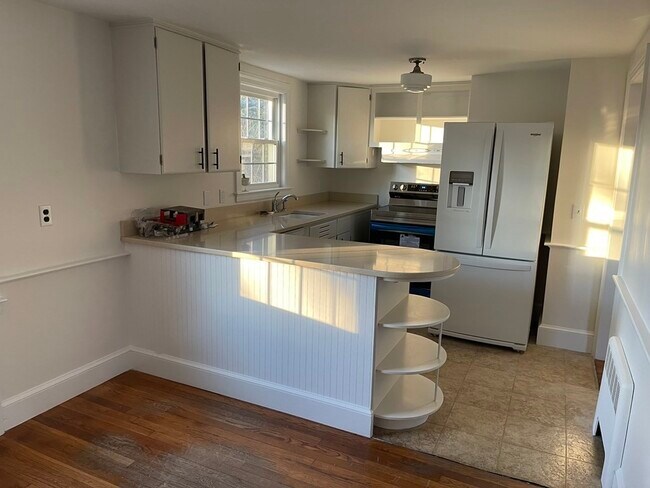 Building Photo - 4 Riverside Dr