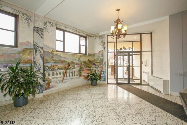 Building Photo - 25 Grand Ave