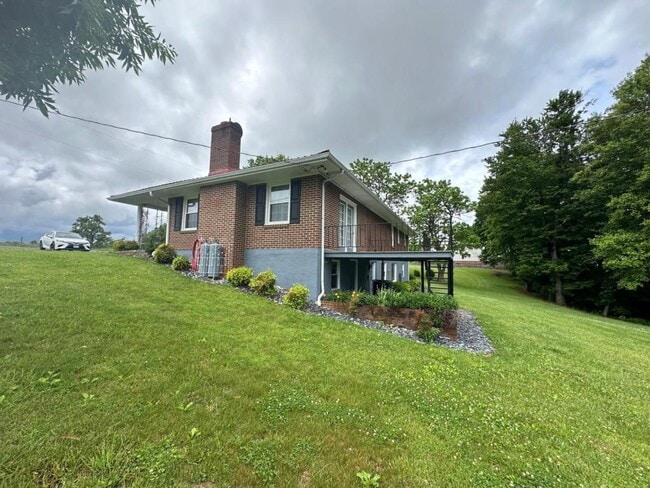 Building Photo - 2151 Crooked Oak Rd