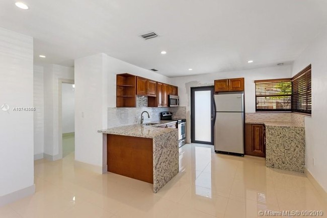 Building Photo - 3500 SW 89th Ave