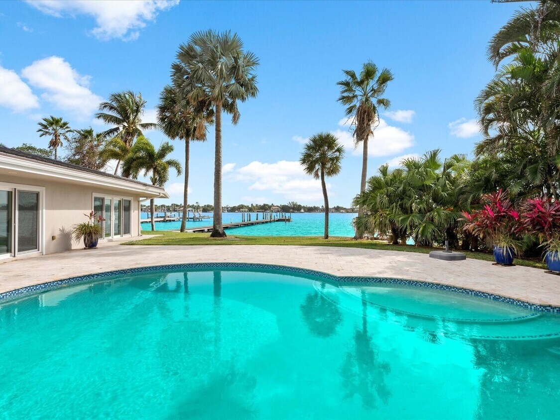 Foto principal - 714 S Lake Dr