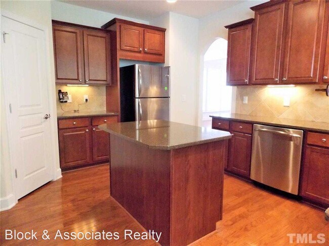 Building Photo - 5 br, 3 bath House - 1404 Ventnor Pl