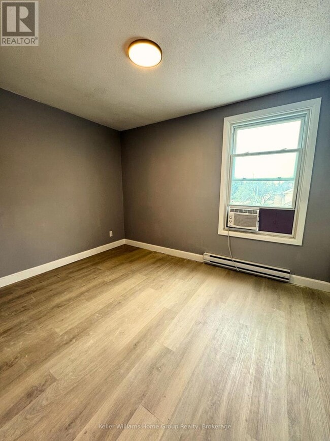 Photo du bâtiment - 116 Elora St S