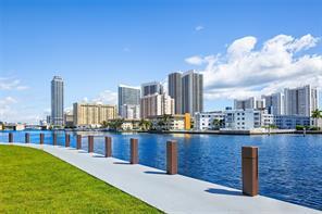 Foto del edificio - Palm Avenue, Hallandale Beach, FL 33009 - ...