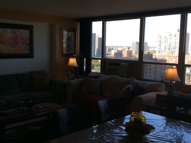 Foto del edificio - 3950 N Lake Shore Dr
