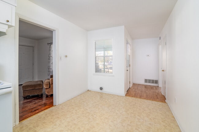 Dining Room - 1005 S 3rd St