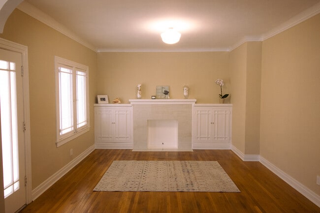 Living Room - 233 Avenue E