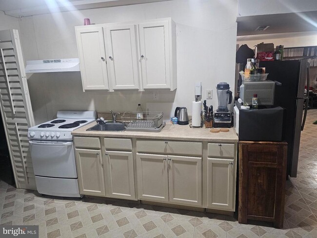 Building Photo - 5002 Sinope Way