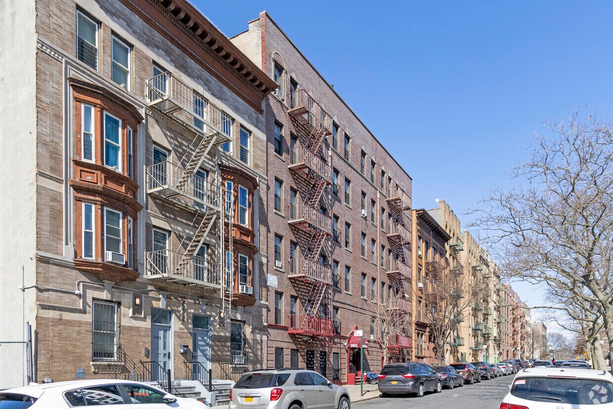 Primary Photo - 1165 Fulton Ave