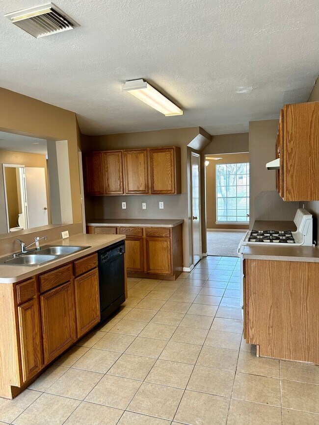Foto del edificio - 18315 Willow Moss Dr