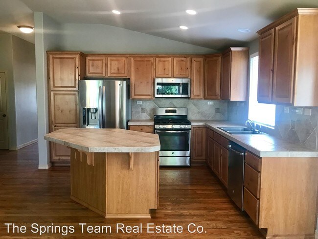 Building Photo - 4 br, 3 bath House - 332 Homeland Court