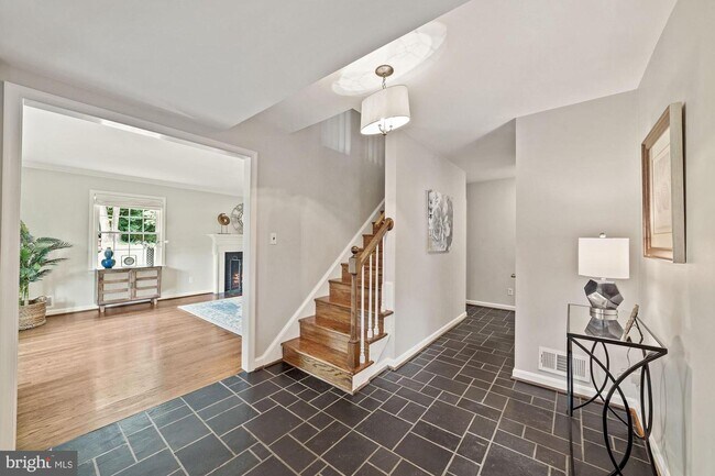 Foto del edificio - 9004 Colesbury Pl