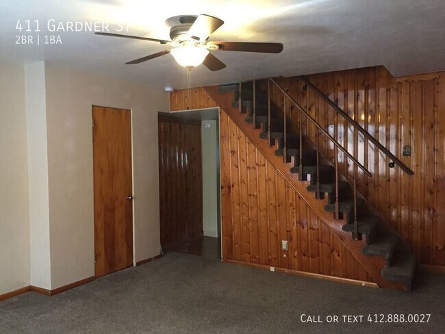 Building Photo - 2 bedroom house in McKees Rocks