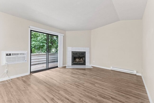 Building Photo - Peaks on Pines