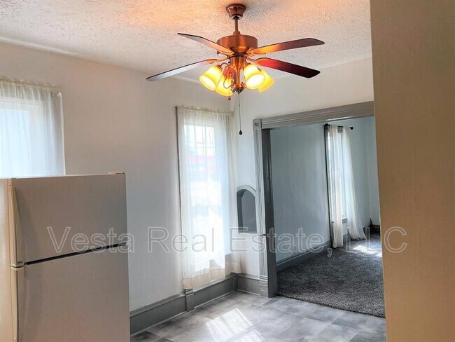 Foto del edificio - 1213 W Market St