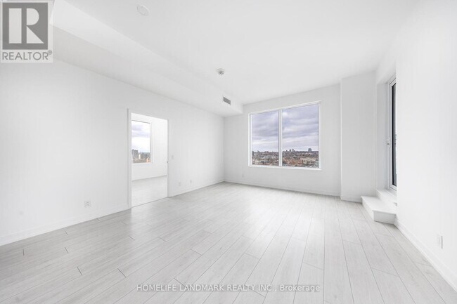 Building Photo - 270-LP270 Dufferin St