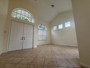 Building Photo - 2793 Shaughnessy Dr