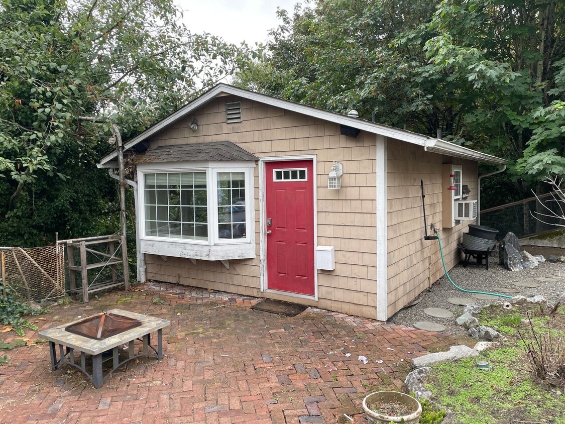 Primary Photo - Cute Pigeon Point Open 1 Bedroom Cottage