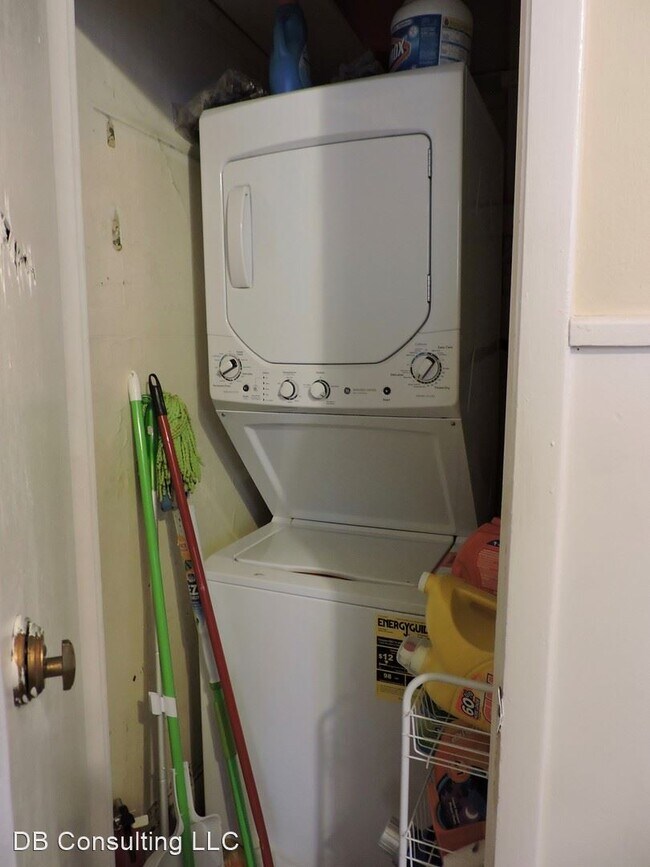 Foto del edificio - 5 br, 2 bath House - 110 Lyon St