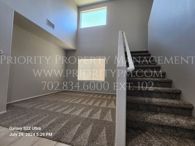 Building Photo - SPACIOUS ANTHEM HIGHLANDS 3 Bed ~ 1900+ SQ...