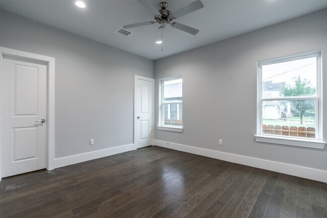 Foto del edificio - 1545 W 22nd St